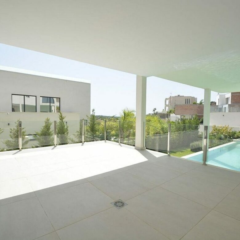 Contemporary villa with pool near Santa Maria Golf in Elviria, Marbella