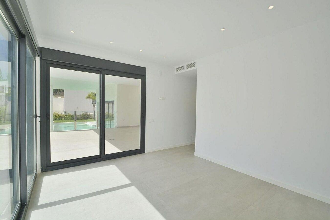 Contemporary villa with pool near Santa Maria Golf in Elviria, Marbella