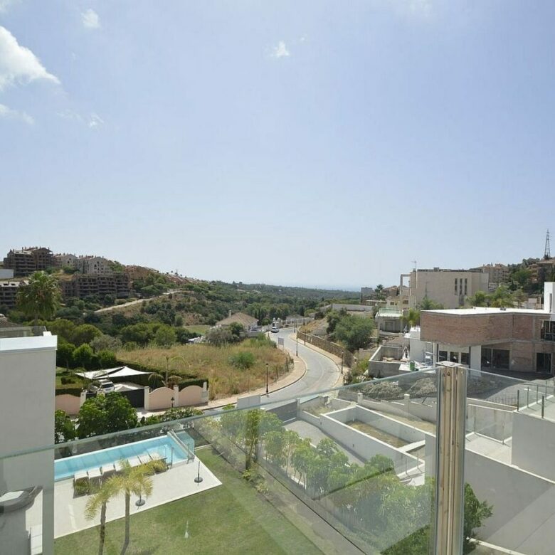 Contemporary villa with pool near Santa Maria Golf in Elviria, Marbella