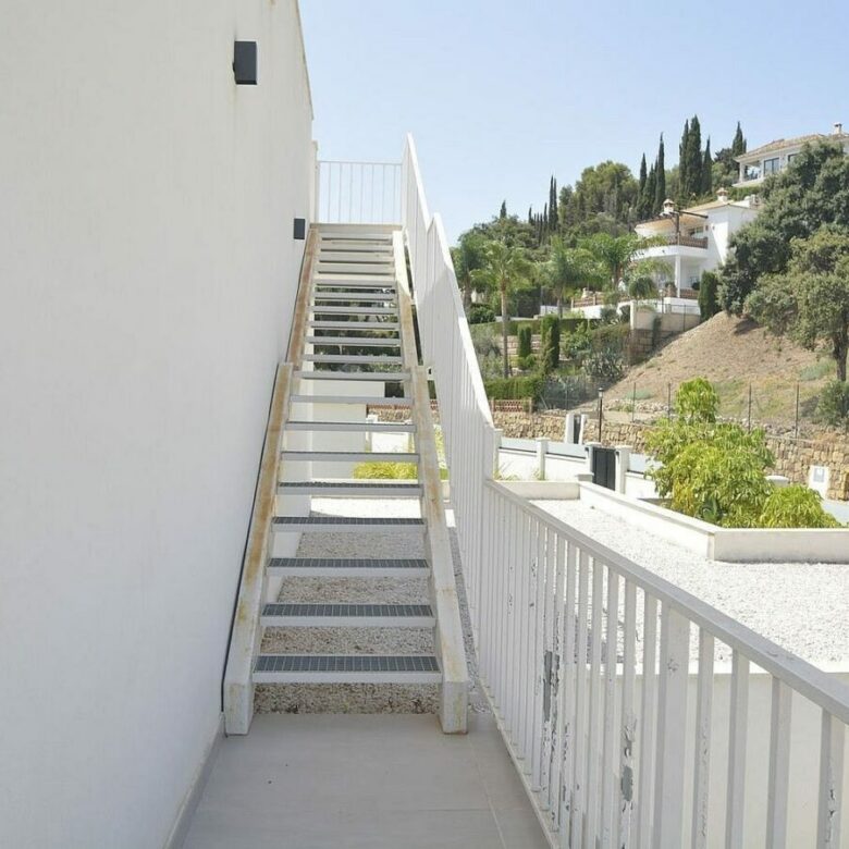 Contemporary villa with pool near Santa Maria Golf in Elviria, Marbella