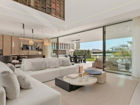 Contemporary villa in gated community Golden Mile Marbella