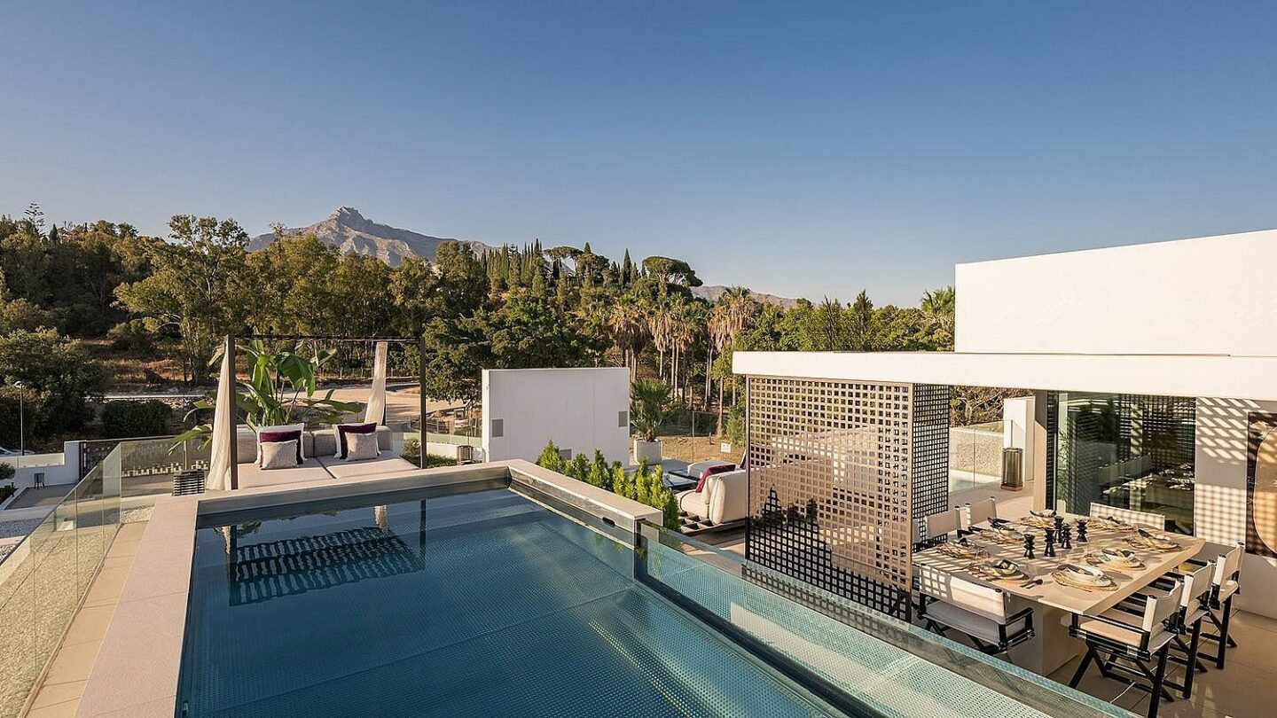 Contemporary villa in gated community Golden Mile Marbella