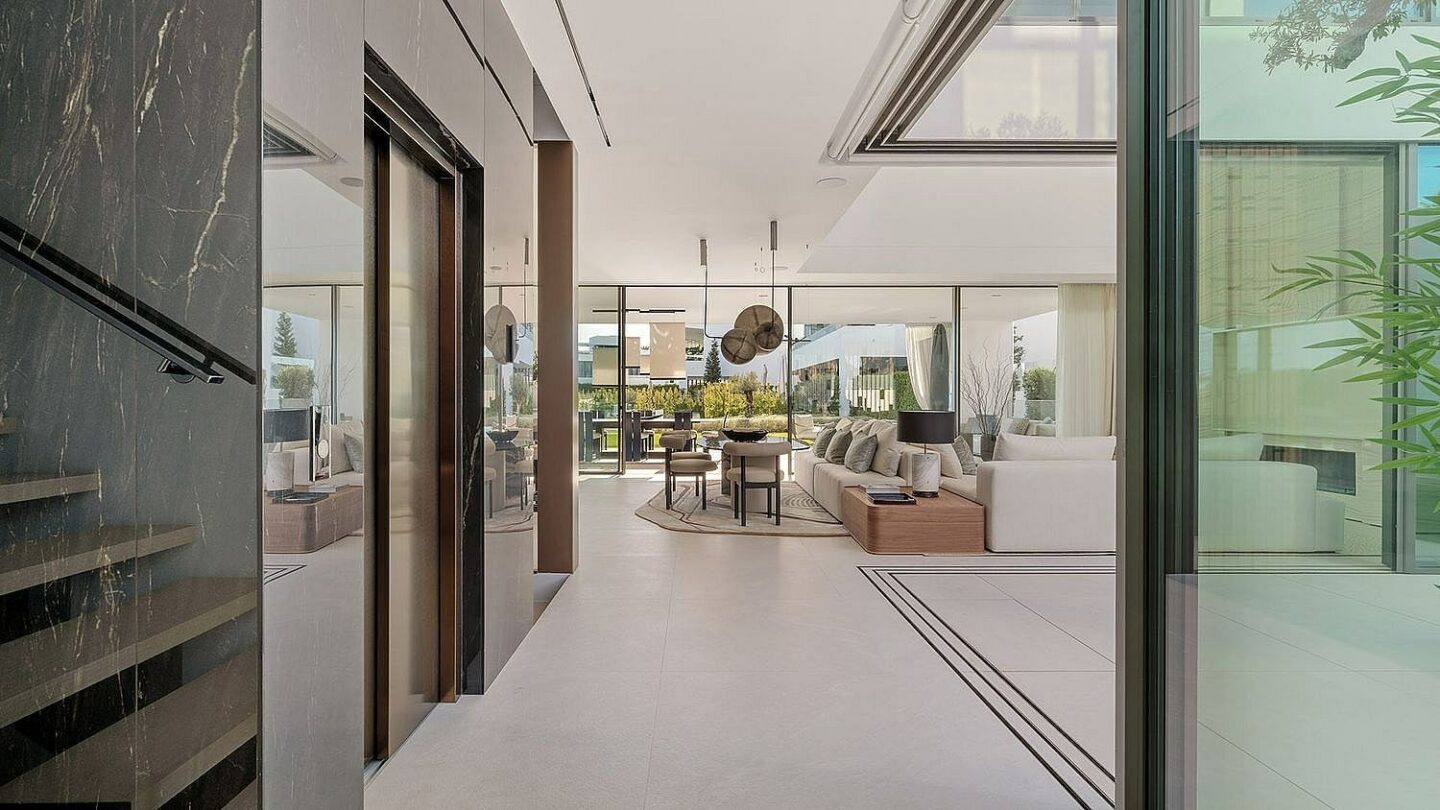 Contemporary villa in gated community Golden Mile Marbella