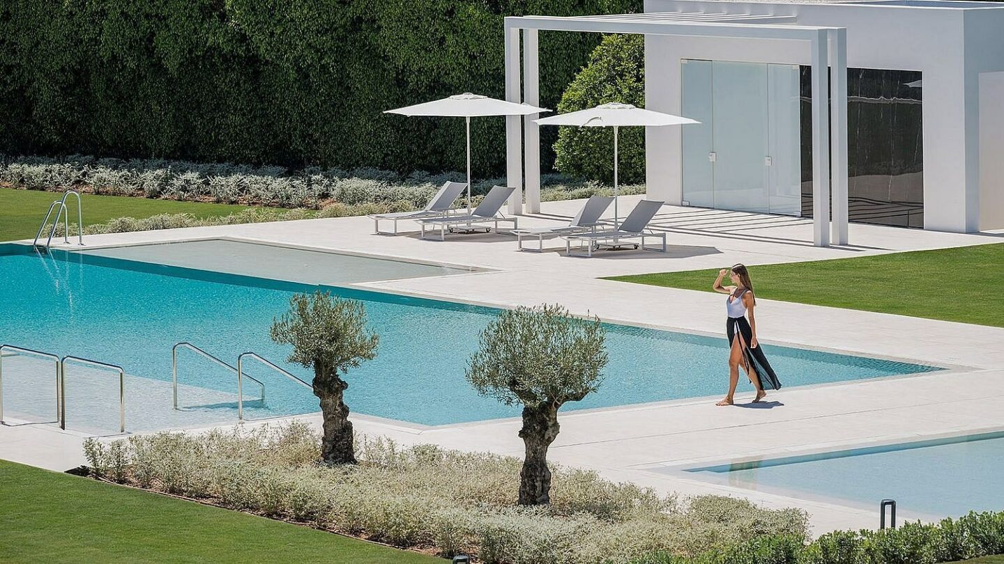 Contemporary villa in gated community Golden Mile Marbella