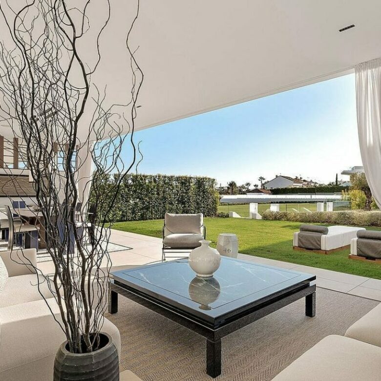 Contemporary villa in gated community Golden Mile Marbella