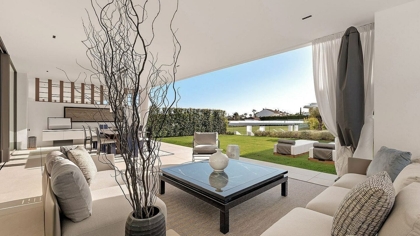 Contemporary villa in gated community Golden Mile Marbella