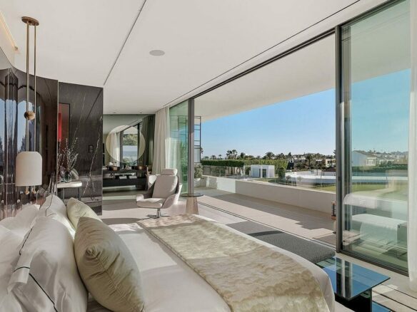 Contemporary villa in gated community Golden Mile Marbella