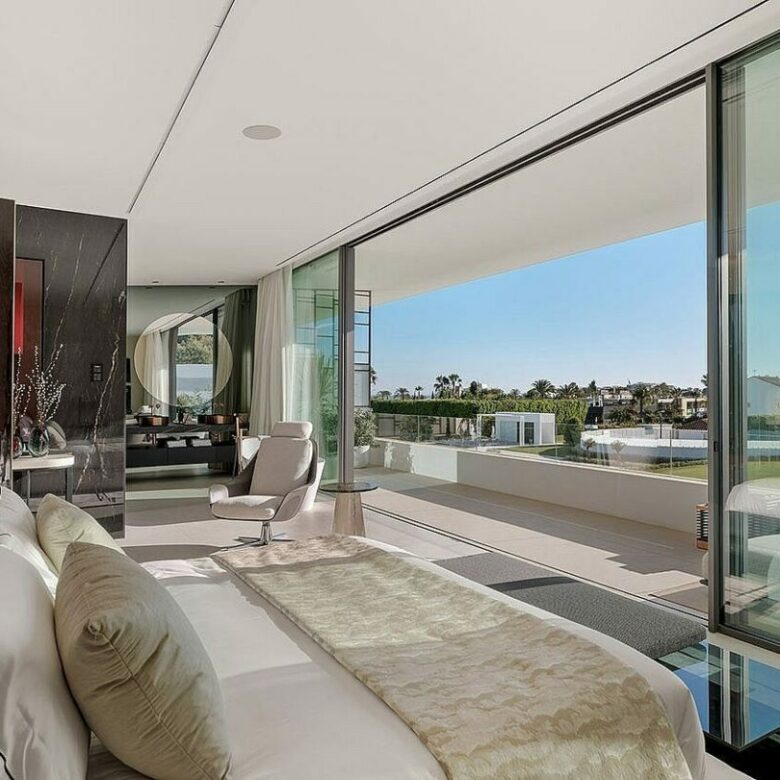 Contemporary villa in gated community Golden Mile Marbella