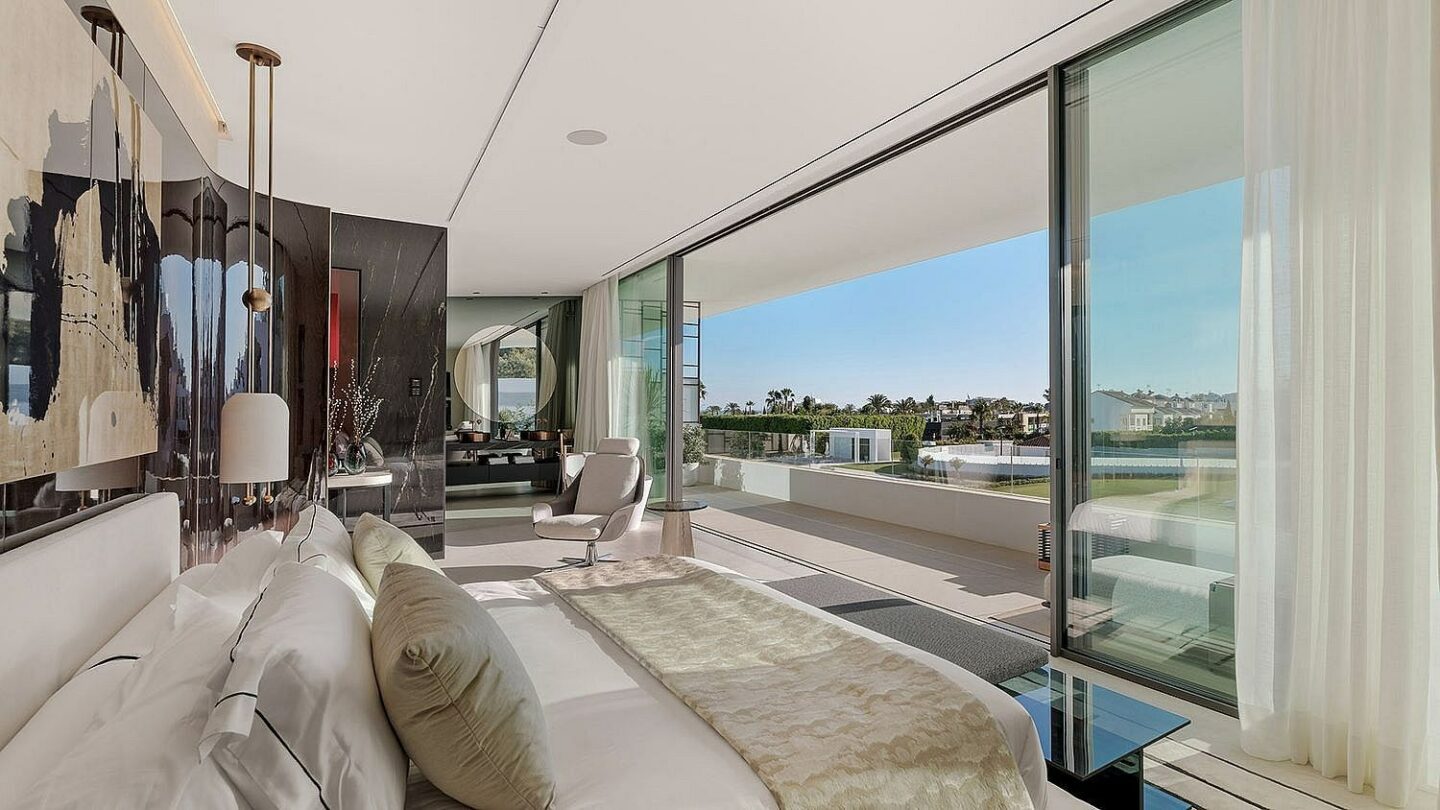 Contemporary villa in gated community Golden Mile Marbella