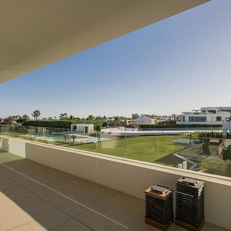 Contemporary villa in gated community Golden Mile Marbella