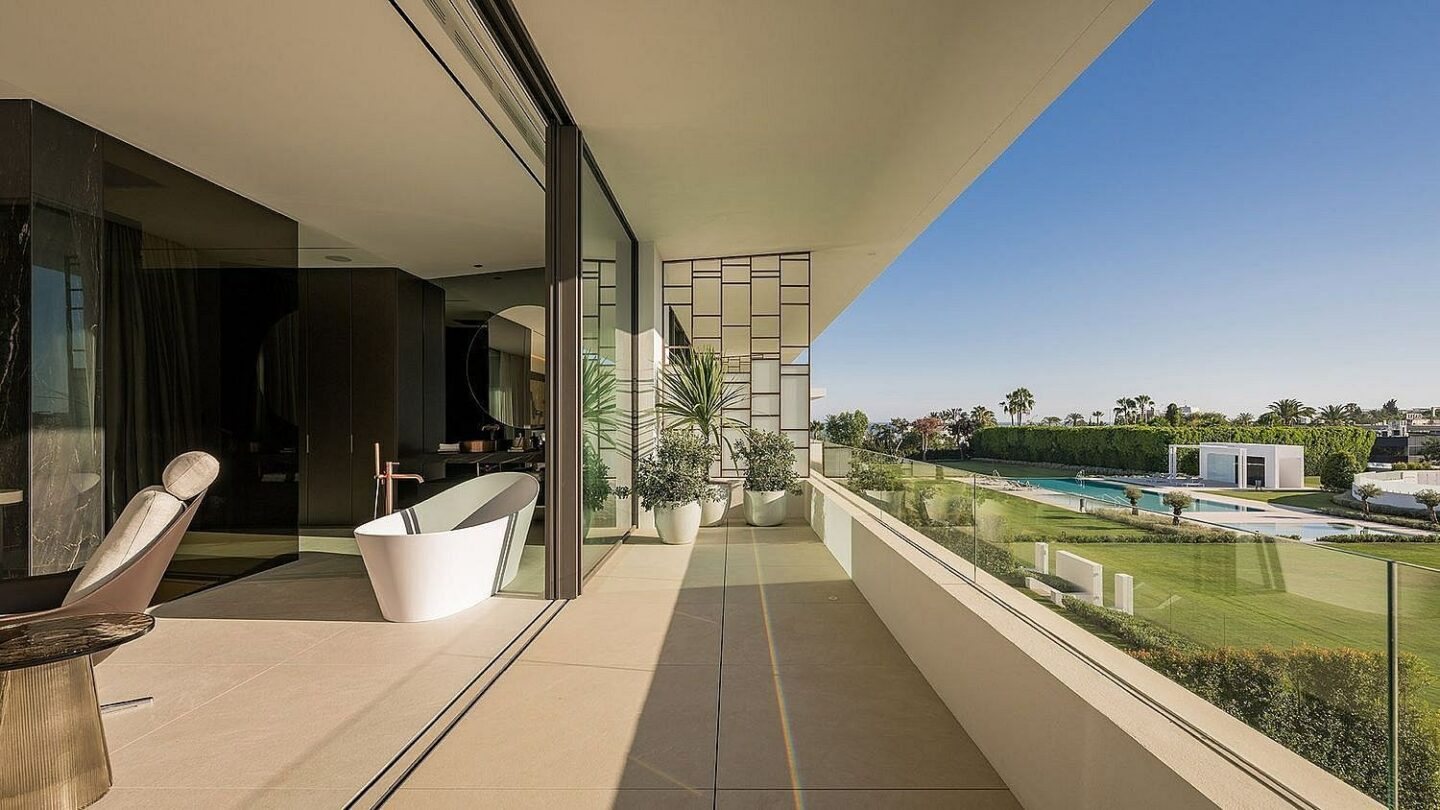 Contemporary villa in gated community Golden Mile Marbella