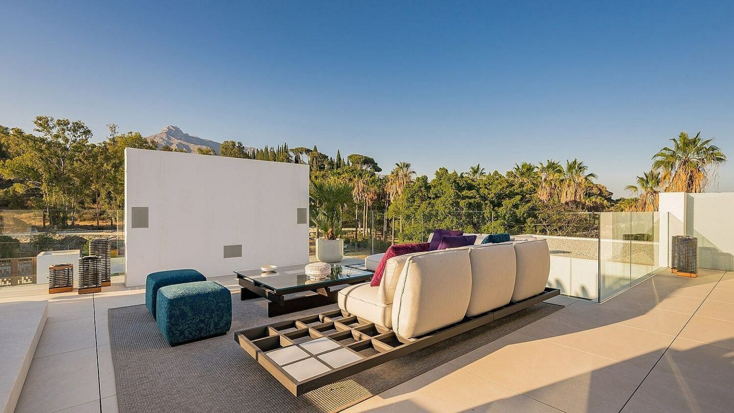 Contemporary villa in gated community Golden Mile Marbella