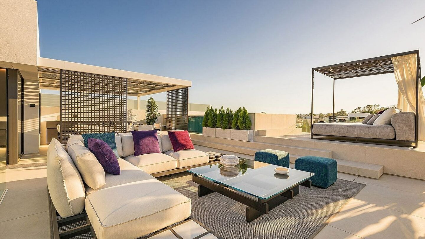 Contemporary villa in gated community Golden Mile Marbella
