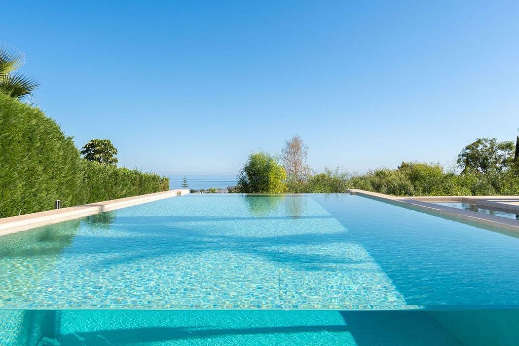 Contemporary villa for sale Los Flamingos Golf Benahavis