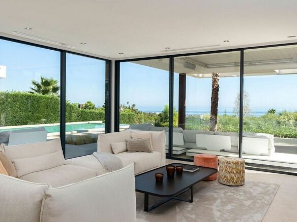 Contemporary villa for sale Los Flamingos Golf Benahavis