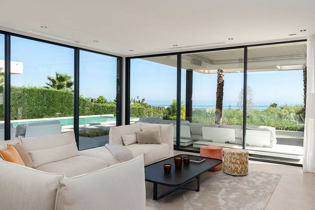 Contemporary villa for sale Los Flamingos Golf Benahavis