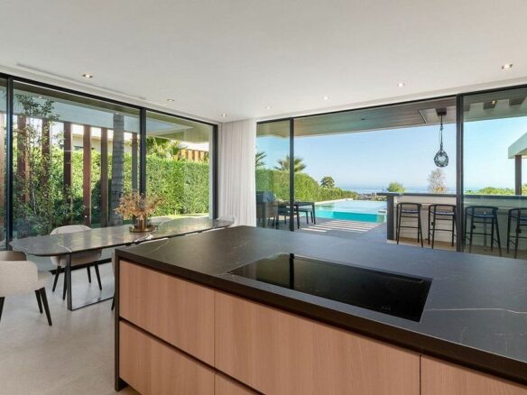 Contemporary villa for sale Los Flamingos Golf Benahavis