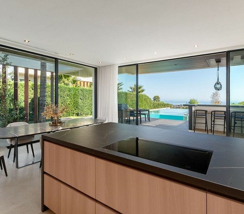 Contemporary villa for sale Los Flamingos Golf Benahavis