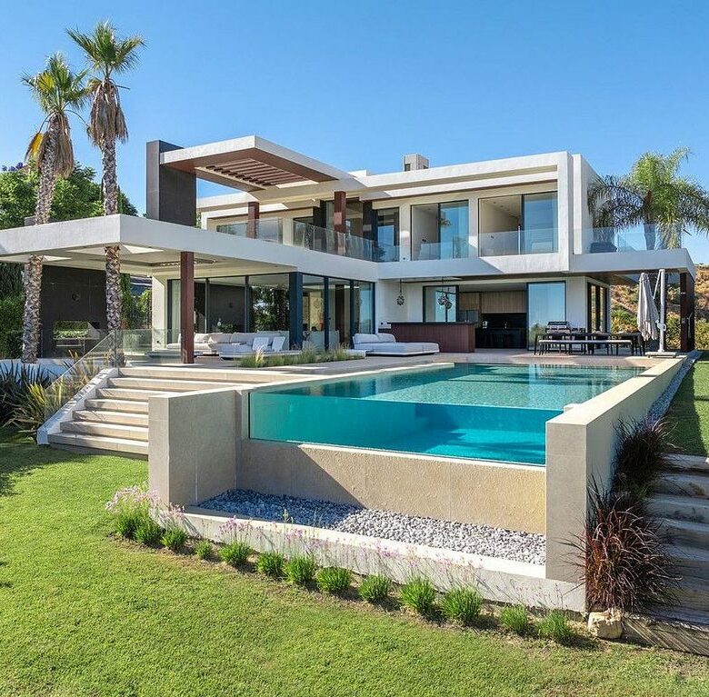 Contemporary villa for sale Los Flamingos Golf Benahavis