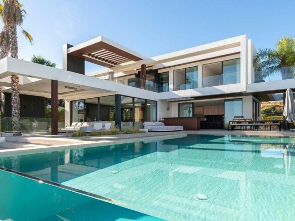 Contemporary villa for sale Los Flamingos Golf Benahavis