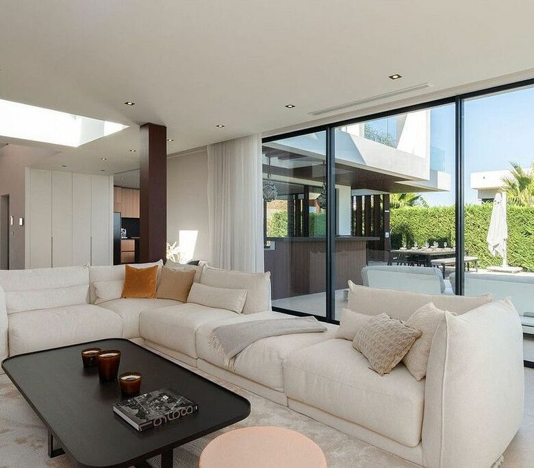 Contemporary villa for sale Los Flamingos Golf Benahavis
