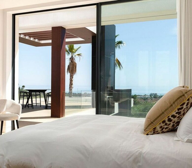 Contemporary villa for sale Los Flamingos Golf Benahavis