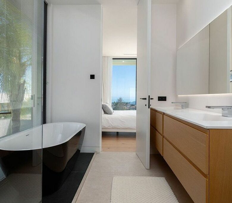 Contemporary villa for sale Los Flamingos Golf Benahavis