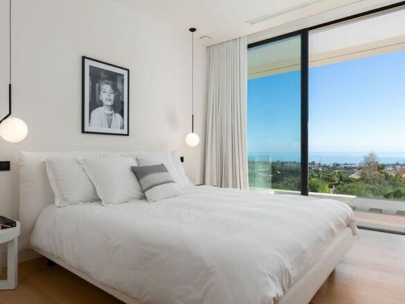 Contemporary villa for sale Los Flamingos Golf Benahavis