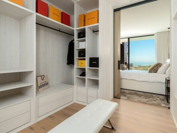 Contemporary villa for sale Los Flamingos Golf Benahavis