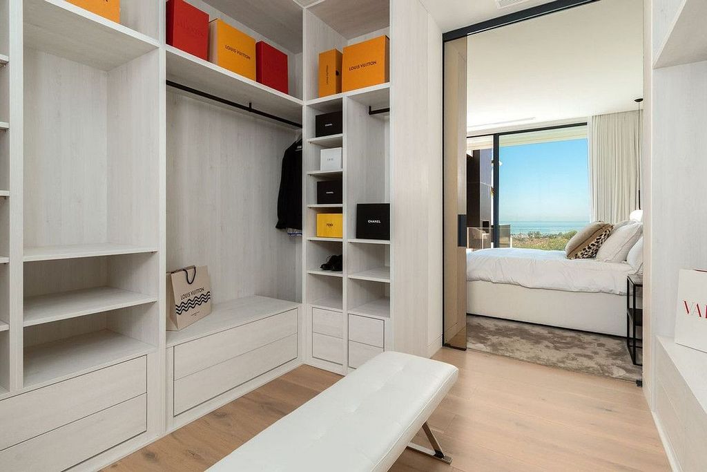 Contemporary villa for sale Los Flamingos Golf Benahavis