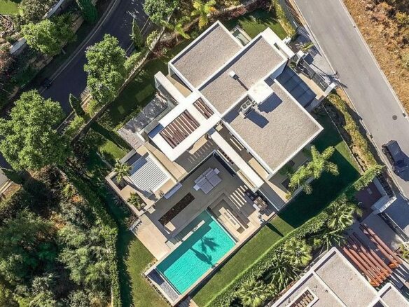 Contemporary villa for sale Los Flamingos Golf Benahavis