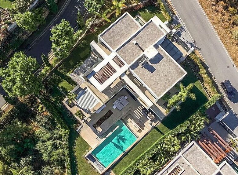 Contemporary villa for sale Los Flamingos Golf Benahavis