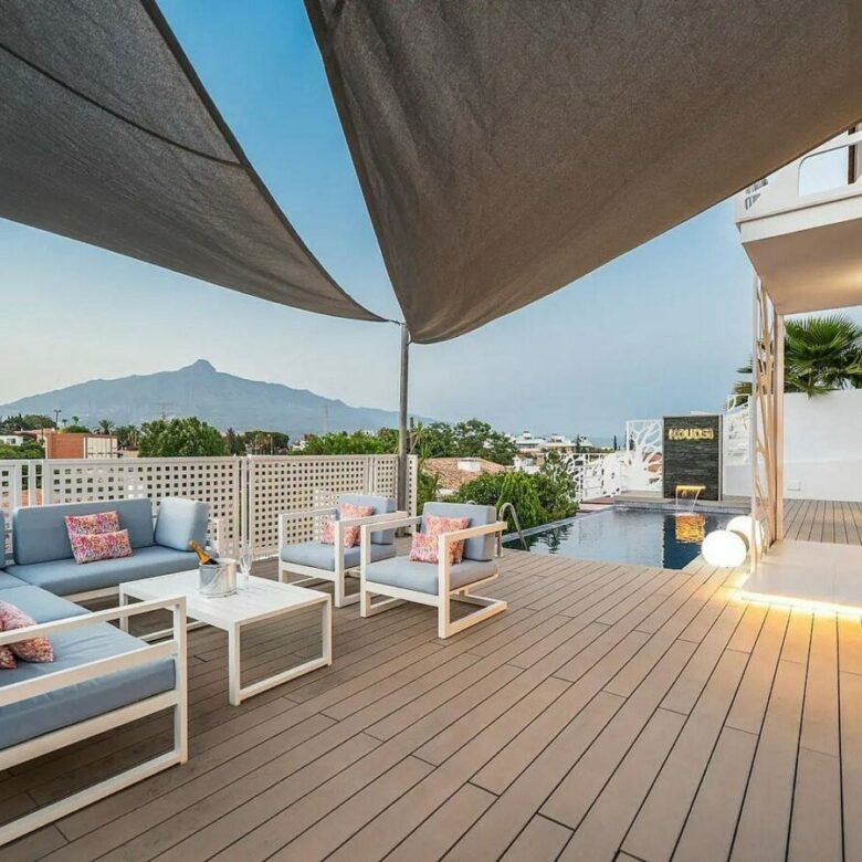 Contemporary villa with rooftop terrace and sea views in Nueva Andalucia, Marbella