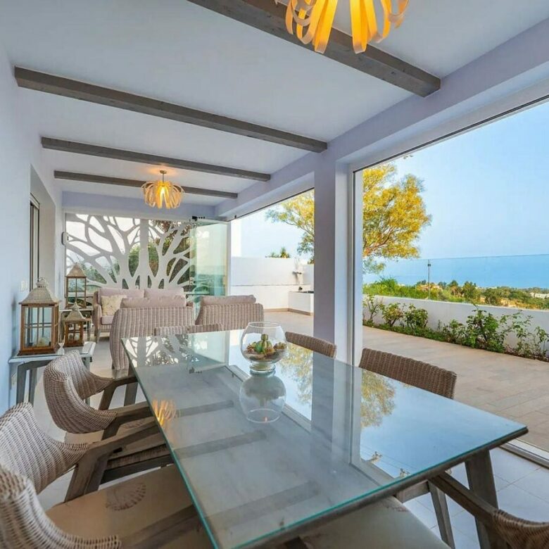 Contemporary villa with rooftop terrace and sea views in Nueva Andalucia, Marbella