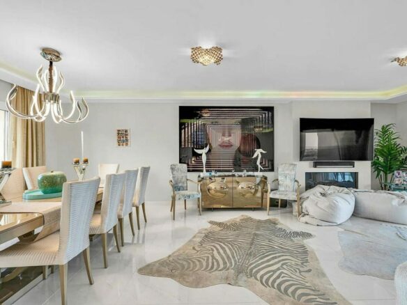Contemporary villa with rooftop terrace and sea views in Nueva Andalucia, Marbella