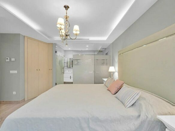 Contemporary villa with rooftop terrace and sea views in Nueva Andalucia, Marbella