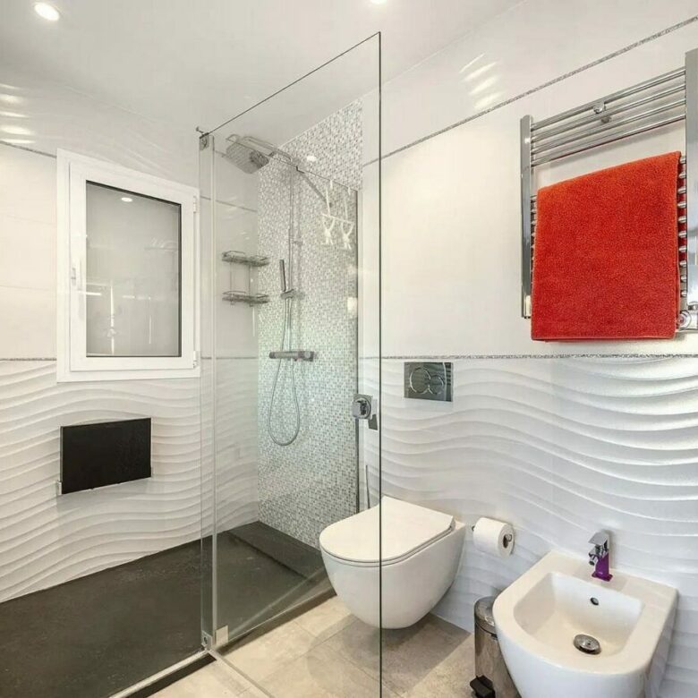 Contemporary villa with rooftop terrace and sea views in Nueva Andalucia, Marbella