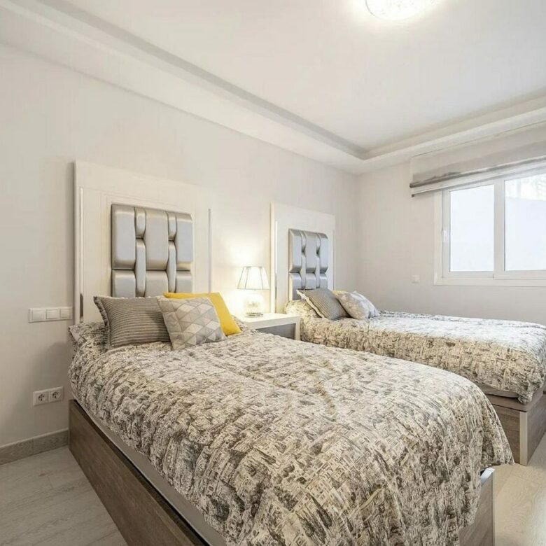 Contemporary villa with rooftop terrace and sea views in Nueva Andalucia, Marbella