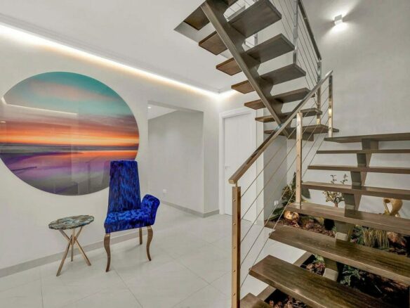 Contemporary villa with rooftop terrace and sea views in Nueva Andalucia, Marbella