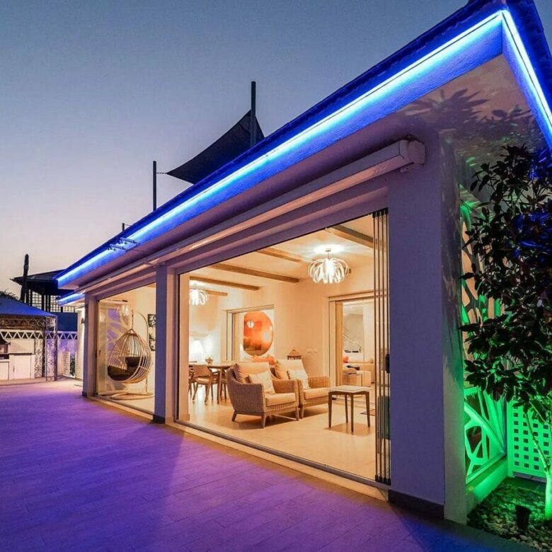 Contemporary villa with rooftop terrace and sea views in Nueva Andalucia, Marbella