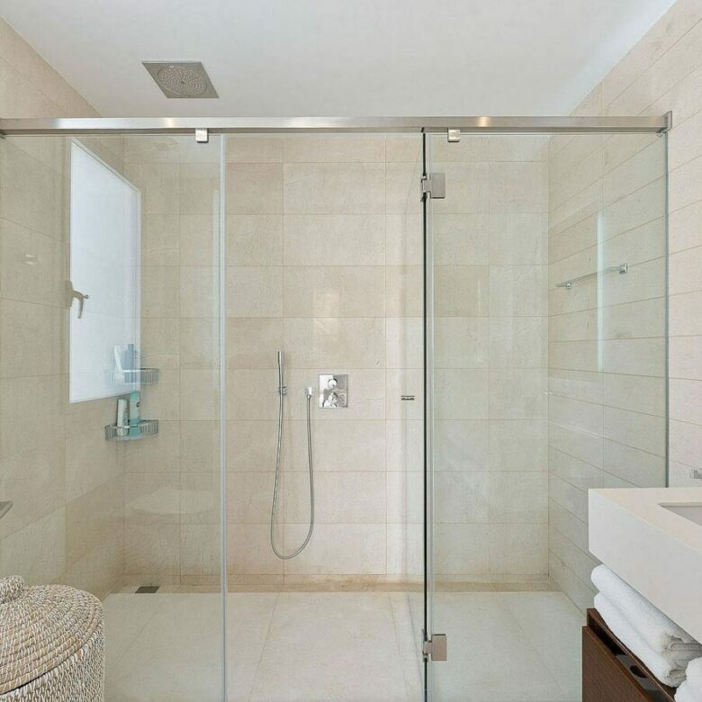 West-facing contemporary villa with pool in a gated community, Rio Real, Marbella East