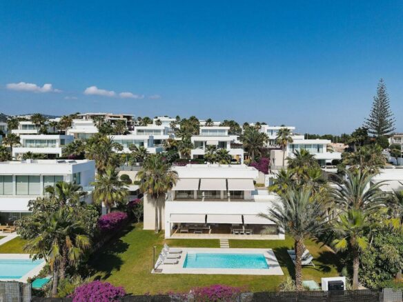 West-facing contemporary villa with pool in a gated community, Rio Real, Marbella East