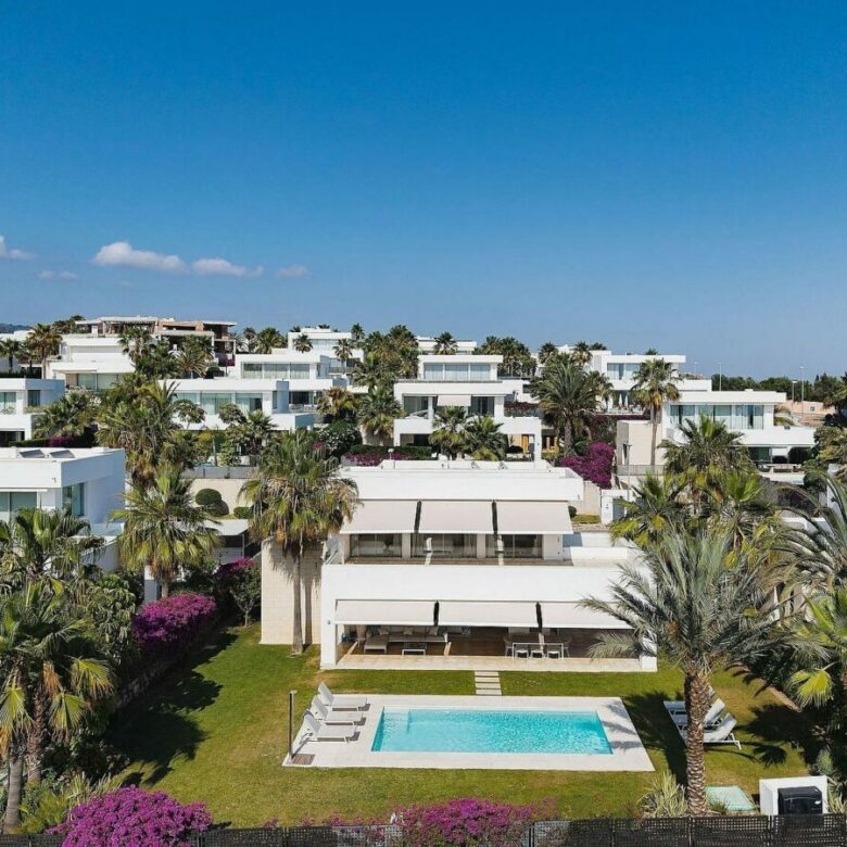West-facing contemporary villa with pool in a gated community, Rio Real, Marbella East