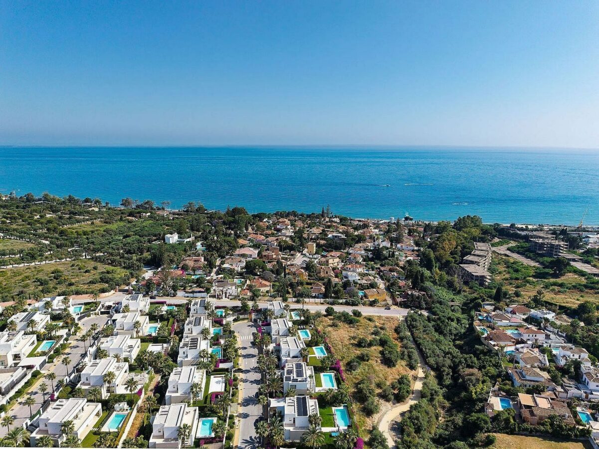 West-facing contemporary villa with pool in a gated community, Rio Real, Marbella East