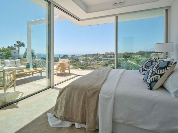 Contemporary villa with rooftop terrace and sea views Nagueles Marbella