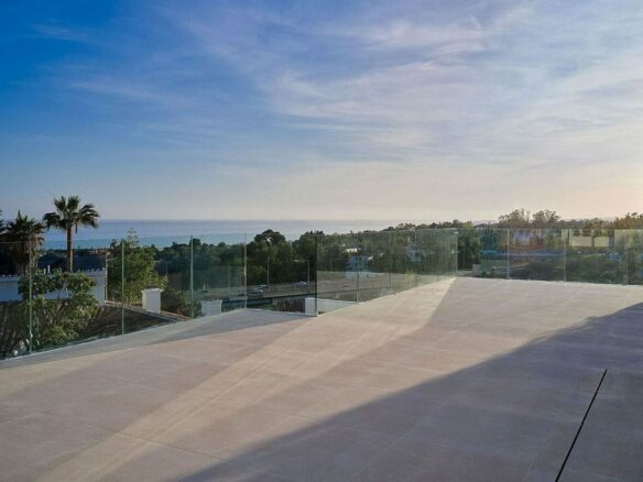 Contemporary villa with rooftop terrace and sea views Nagueles Marbella