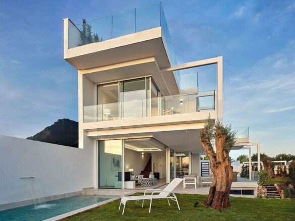 Contemporary villa with rooftop terrace and sea views Nagueles Marbella