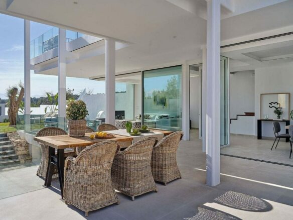 Contemporary villa with rooftop terrace and sea views Nagueles Marbella