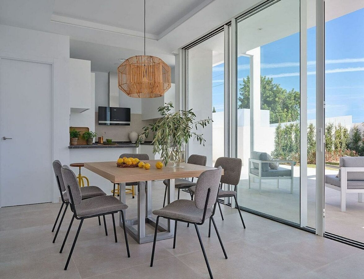 Contemporary villa with rooftop terrace and sea views Nagueles Marbella