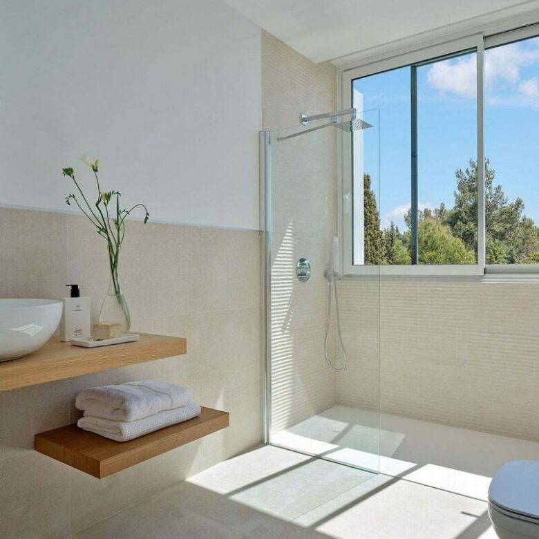 Contemporary villa with rooftop terrace and sea views Nagueles Marbella